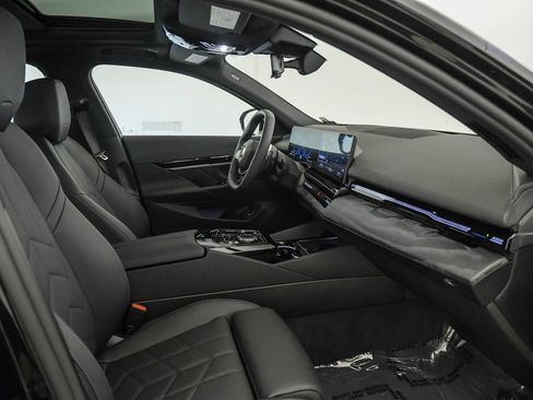 Used 2026 BMW 530i xDrive w/ Premium Package AWD/4WD image 15
