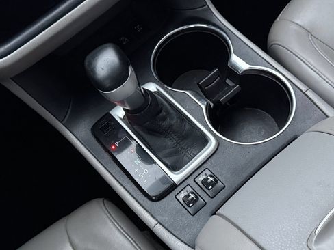 Used 2015 Toyota Highlander XLE AWD/4WD image 24