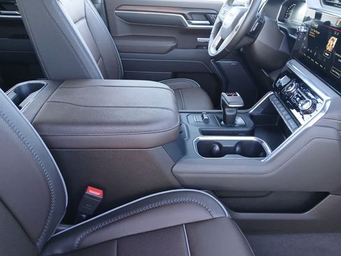 Used 2025 GMC Sierra 1500 Denali w/ Technology Package AWD/4WD image 60
