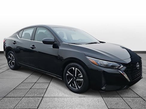 Used 2024 Nissan Sentra SV image 3