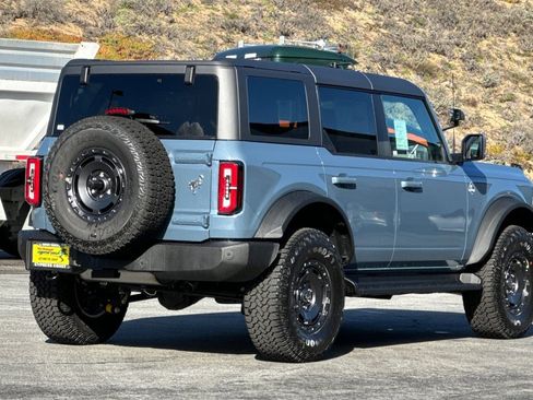 New 2025 Ford Bronco Outer Banks w/ Sasquatch Package image 4