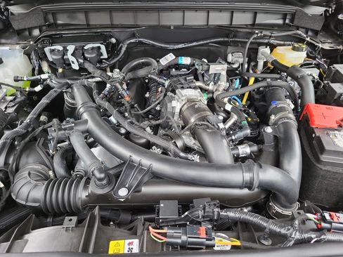 New 2025 Ford Bronco Badlands image 17