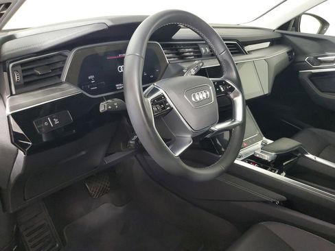 Used 2023 Audi e-tron Premium Plus w/ Premium Plus Package image 24