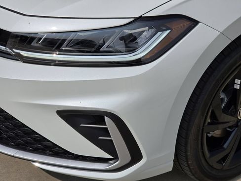 New 2026 Volkswagen Jetta SE FWD image 6