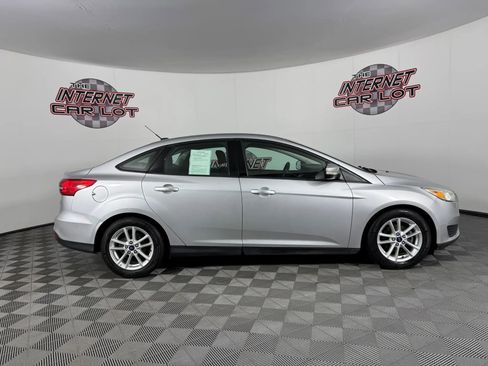 Used 2016 Ford Focus SE image 6