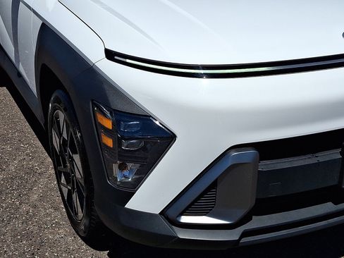 Used 2025 Hyundai Kona SEL FWD image 9