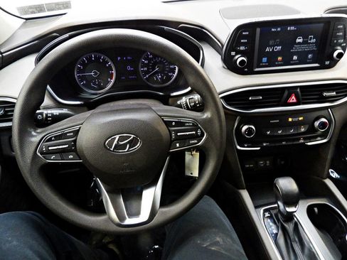 Used 2019 Hyundai Santa Fe SE image 17