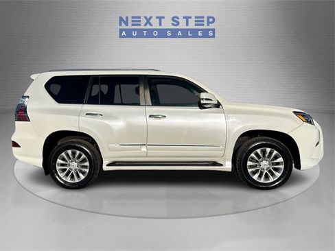 Used 2015 Lexus GX 460 image 9