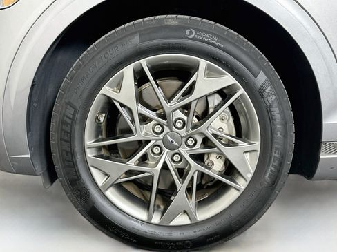 Used 2025 Genesis GV70 2.5T AWD/4WD image 11