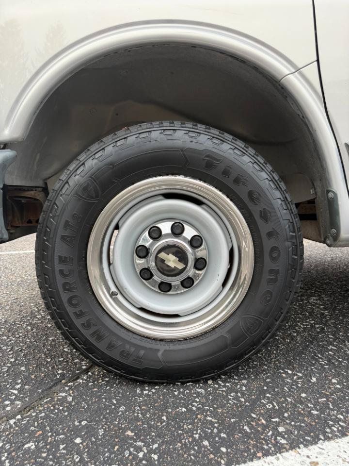 Used 1998 Chevrolet Express 2500 Passenger w/ Preferred Equipment Group RWD image 19
