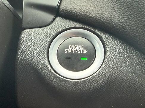 Used 2024 Chevrolet Equinox LT FWD image 15