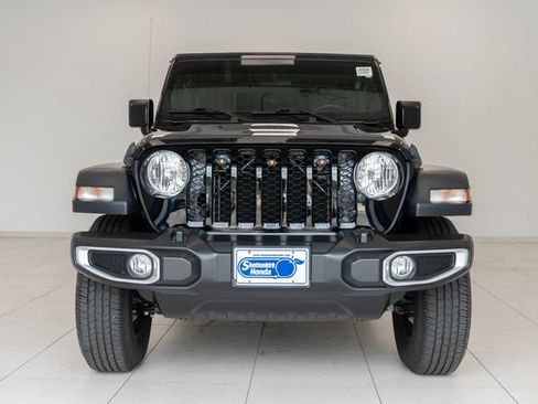 Used 2023 Jeep Gladiator Sport w/ Trailer Tow Package AWD/4WD image 5