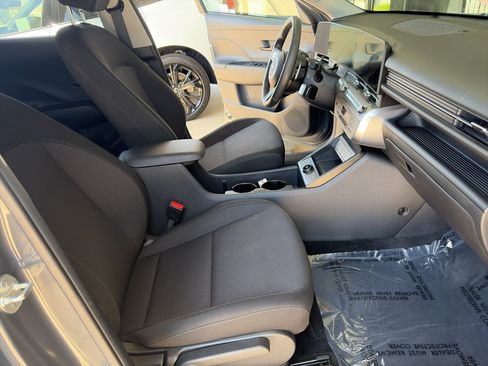 Used 2024 Hyundai Kona SEL FWD image 13