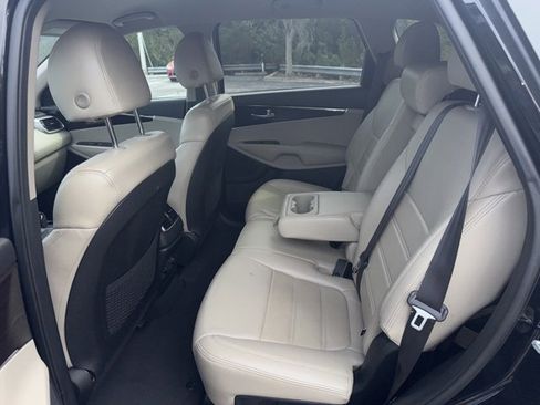 Used 2020 Kia Sorento S image 7