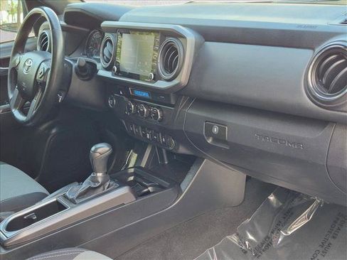 Used 2022 Toyota Tacoma TRD Off-Road w/ Technology Package RWD image 20
