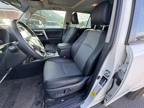 Used 2023 Toyota 4Runner SR5 Premium w/ Moonroof Package AWD/4WD image 16