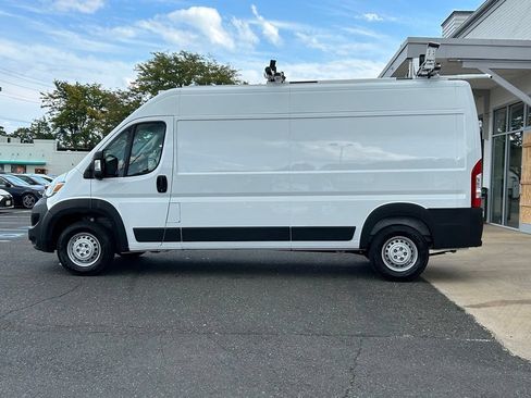 Used 2024 RAM ProMaster 2500 FWD image 4