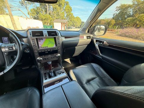 Used 2014 Lexus GX 460 Sport Utility w/ Premium Package image 14