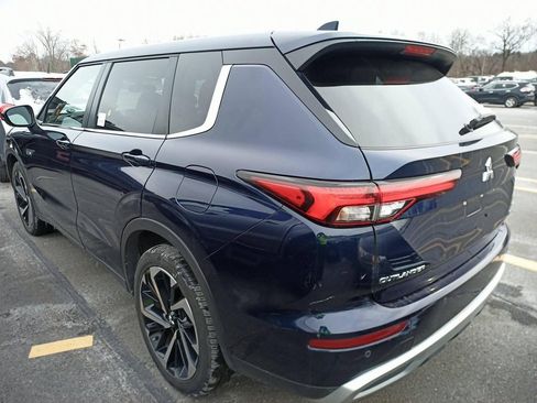 Used 2023 Mitsubishi Outlander SE image 4