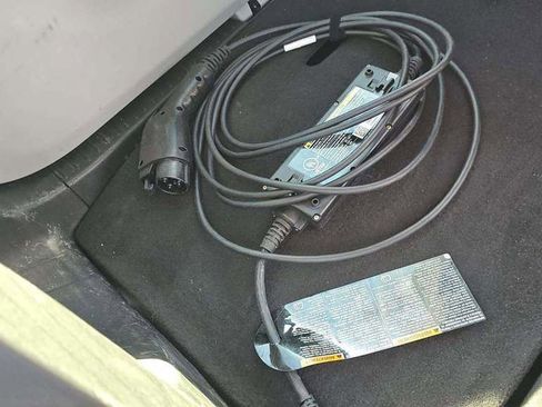 Used 2023 Chevrolet Bolt LT w/ Infotainment Package image 11