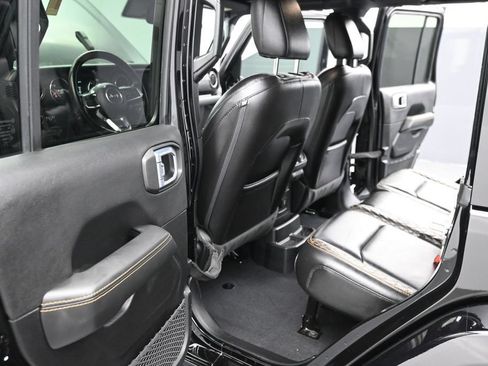 Used 2021 Jeep Wrangler Unlimited Sahara AWD/4WD image 11