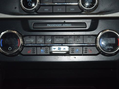 Used 2022 Ford F250 Lariat image 29