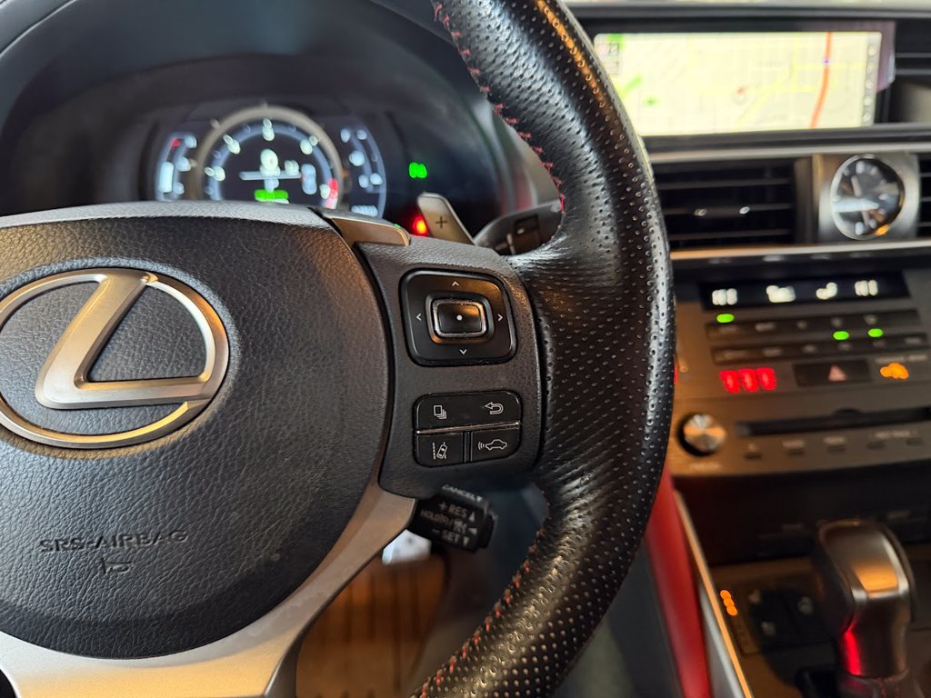 Used 2019 Lexus IS 300 AWD image 19