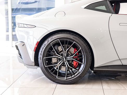 Used 2023 Aston Martin V8 Vantage Coupe image 11