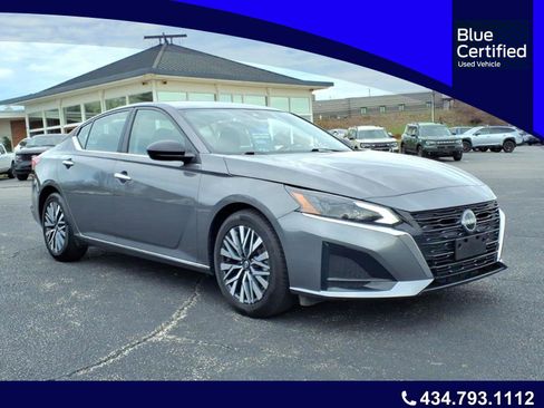 Used 2025 Nissan Altima 2.5 SV image 1