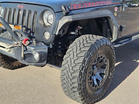 Used 2017 Jeep Wrangler Unlimited Rubicon AWD/4WD image 11