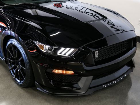 Used 2016 Ford Mustang Shelby GT350 w/ Technology Package RWD image 25