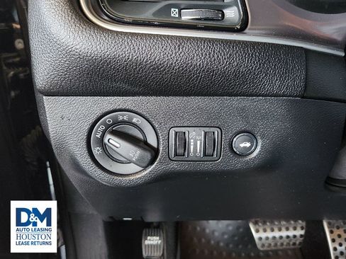 Used 2021 Dodge Challenger SXT w/ Blacktop Package image 28