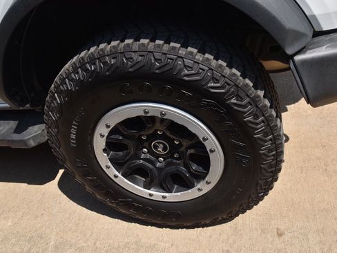Certified 2023 Ford Bronco Outer Banks w/ Sasquatch Package AWD/4WD image 13