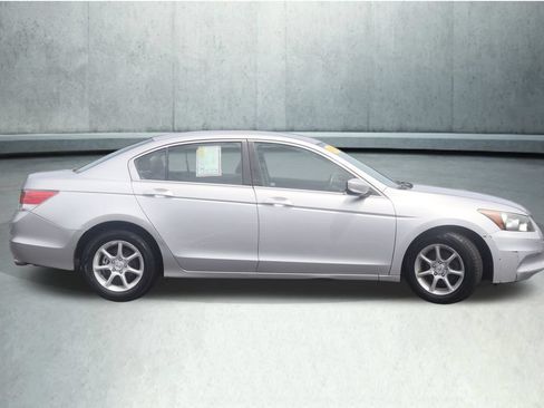 Used 2011 Honda Accord LX image 8