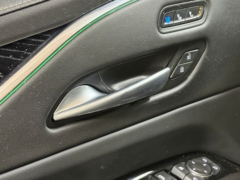 Used 2023 Cadillac Escalade Sport w/ Touring Package image 21