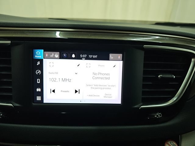Used 2023 Chrysler Voyager LX FWD image 7