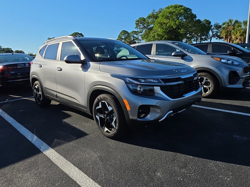 Used 2025 Kia Seltos S FWD image 2