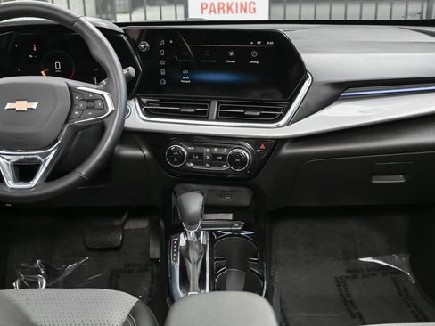 Used 2026 Chevrolet Trax LT w/ LT Convenience Package FWD image 27