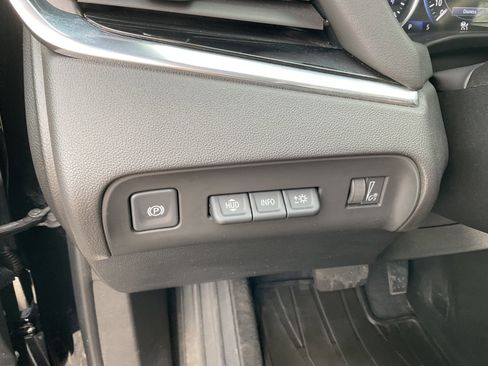 Used 2023 Buick Enclave Avenir w/ Avenir Technology Package AWD/4WD image 33