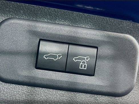 Used 2025 Lexus NX 250 FWD w/ Accessory Package (Z1) image 32