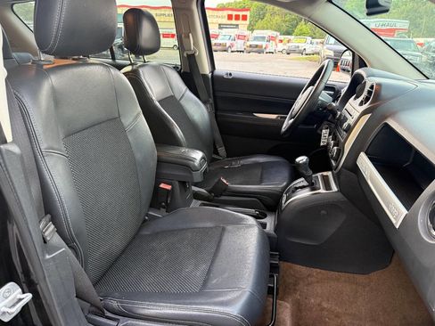 Used 2014 Jeep Compass Latitude FWD image 10