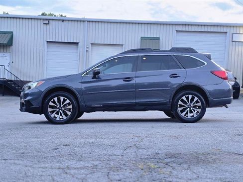 Used 2017 Subaru Outback 3.6R Limited image 4