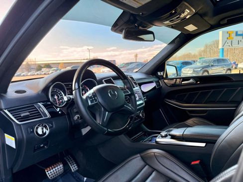 Used 2014 Mercedes-Benz GL 63 AMG 4MATIC image 17