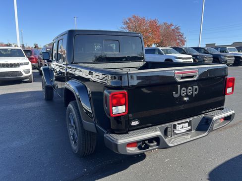 New 2026 Jeep Gladiator Sport AWD/4WD image 9