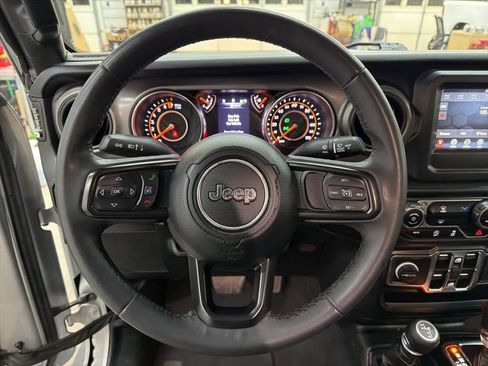 Used 2023 Jeep Gladiator Sport image 44