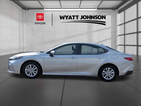 Used 2025 Toyota Camry LE w/ Convenience Package FWD image 2