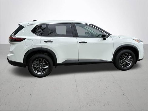Used 2024 Nissan Rogue S AWD/4WD image 7