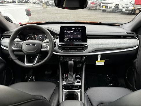 New 2026 Jeep Compass Latitude image 13