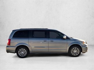 Used 2016 Chrysler Town & Country Touring-L video 4