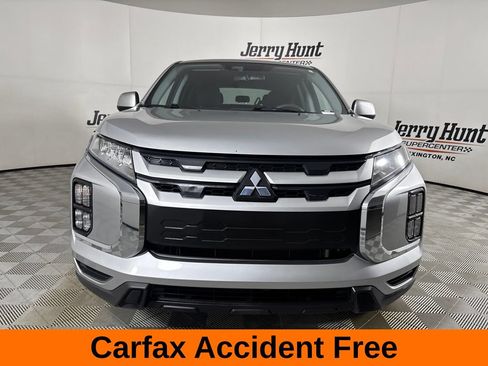 Used 2025 Mitsubishi Outlander Sport ES AWD/4WD image 3